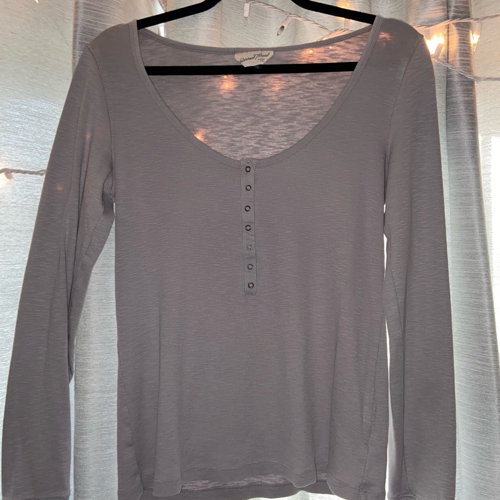 Universal Thread long sleeps t-shirts